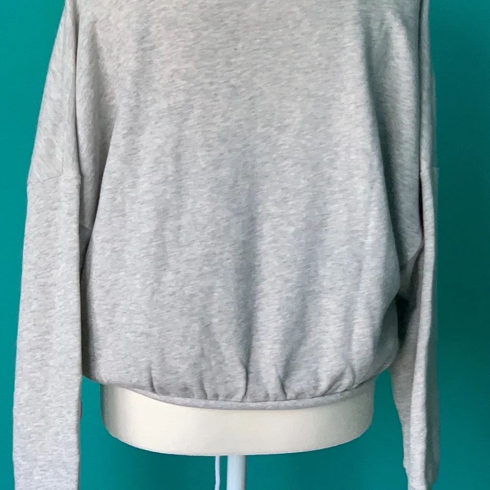 Old Navy NEW Cropped Sweatshirt Gray Large Loose Graphic Rib-knit Crewneck Layer